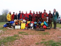 Teammitglieder von Plongeesout an der Expedition in der L'lgue de Planagrèze.